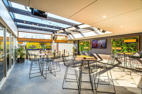 Nightcap At Finsbury Hotel - South Australia Travel 8