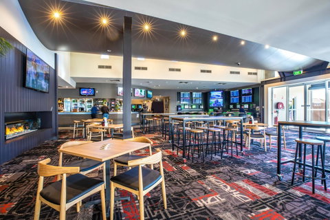 Nightcap At Finsbury Hotel - South Australia Travel 36