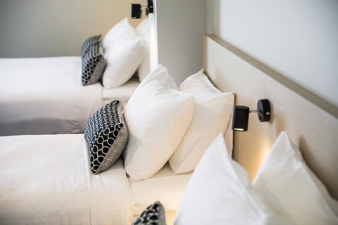 Nightcap At Finsbury Hotel - South Australia Travel 9
