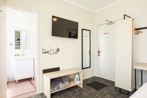 Nightcap At Finsbury Hotel - South Australia Travel 20