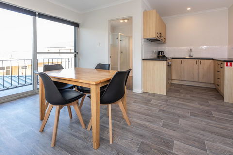 Bay 10 - Suites And Apartments - South Australia Travel 10
