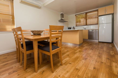Bay 10 - Suites And Apartments - South Australia Travel 32