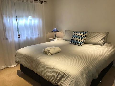 Ambrosia Holiday Home - South Australia Travel 4