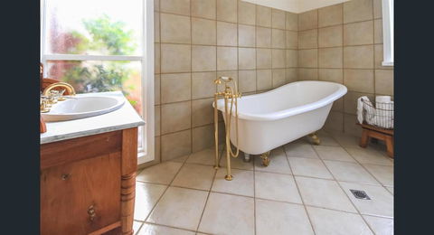 Ambrosia Holiday Home - South Australia Travel 9