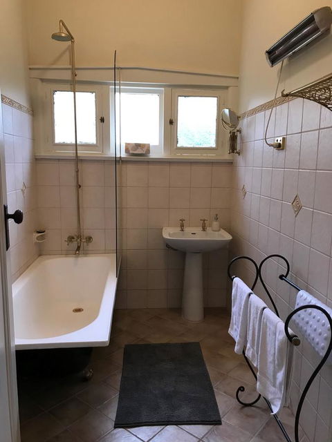 Ambrosia Holiday Home - South Australia Travel 10