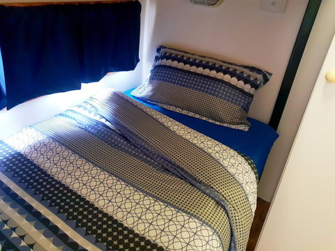 Rocks Retreat Cabin - Dolphin - South Australia Travel 8