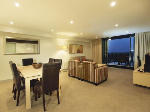 Oaks Adelaide Horizons Suites - South Australia Travel 12