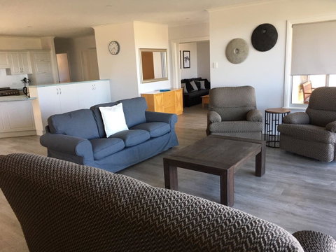 Emu Bay Holiday Homes - South Australia Travel 30