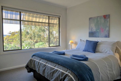 Emu Bay Holiday Homes - South Australia Travel 5