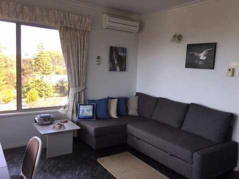 Emu Bay Holiday Homes - South Australia Travel 37