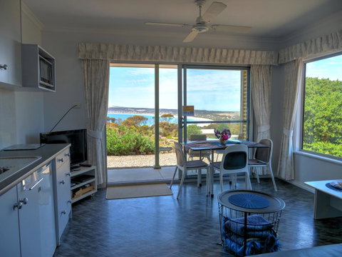 Emu Bay Holiday Homes - South Australia Travel 26