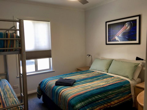 Emu Bay Holiday Homes - South Australia Travel 18