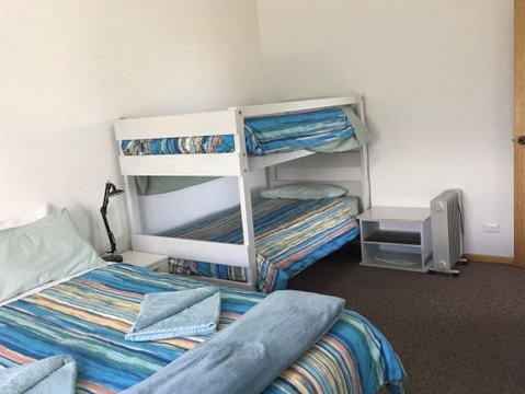 Emu Bay Holiday Homes - South Australia Travel 12