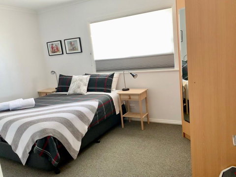 Emu Bay Holiday Homes - South Australia Travel 21