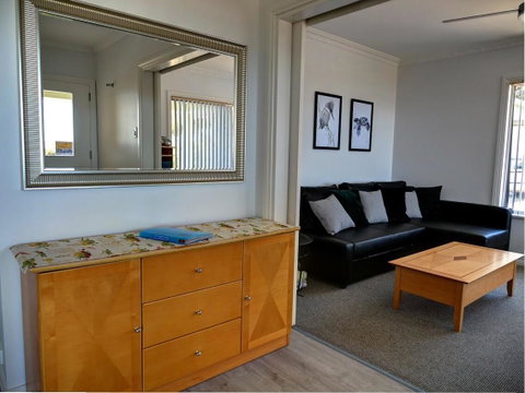 Emu Bay Holiday Homes - South Australia Travel 24
