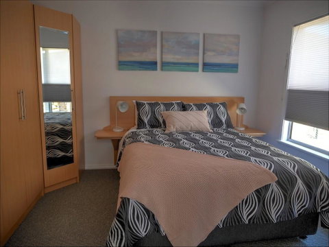 Emu Bay Holiday Homes - South Australia Travel 23