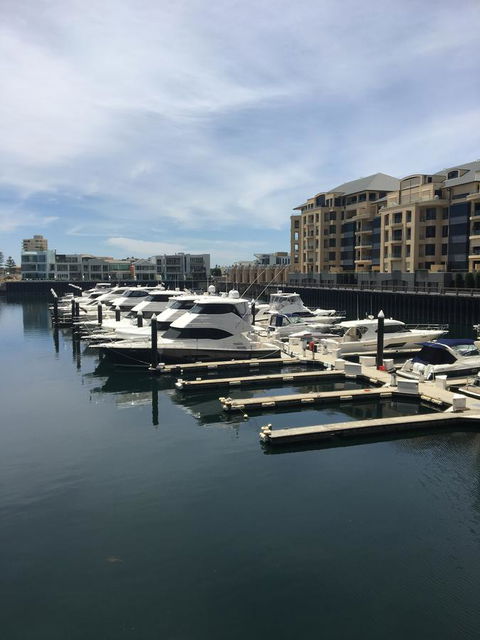 Glenelg Beach Studio - South Australia Travel 2