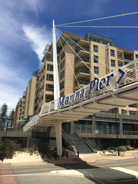Glenelg Beach Studio - South Australia Travel 1