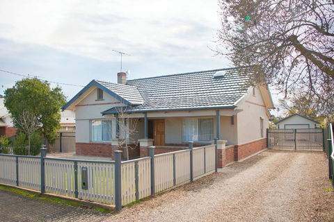 29 Jane - South Australia Travel 9