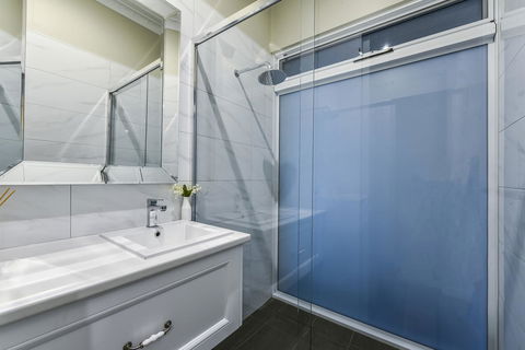Aloha Central Luxury Apartments - South Australia Travel 18