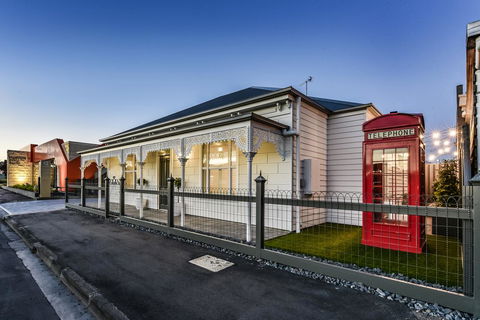 Aloha Central Luxury Apartments - South Australia Travel 0