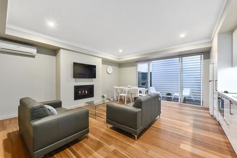 Aloha Central Luxury Apartments - South Australia Travel 6