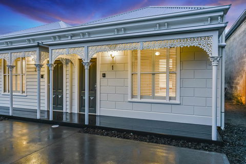 Aloha Central Luxury Apartments - South Australia Travel 1