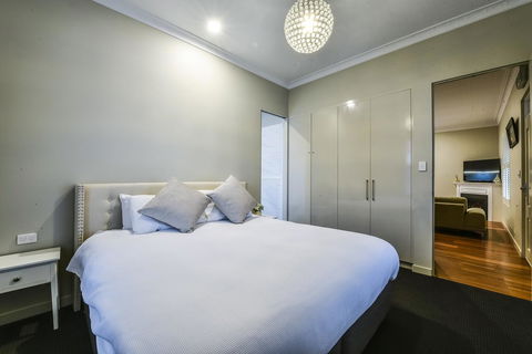 Aloha Central Luxury Apartments - South Australia Travel 14