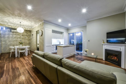 Aloha Central Luxury Apartments - South Australia Travel 8