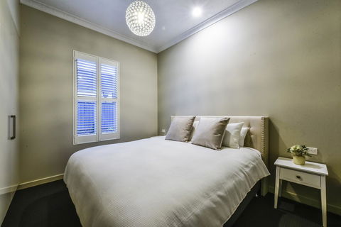 Aloha Central Luxury Apartments - South Australia Travel 4