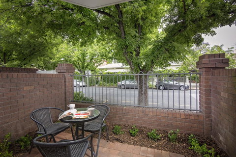 Adelaide Inn - South Australia Travel 7