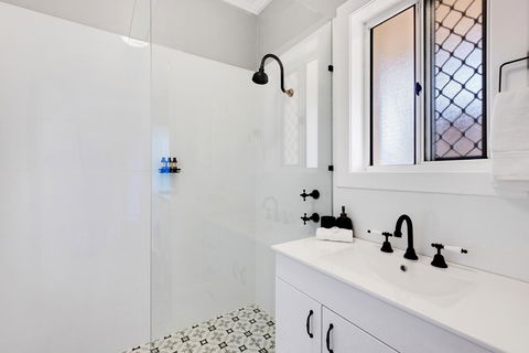 Cute And Cosy - Events, Workers, Getaways - South Australia Travel 10