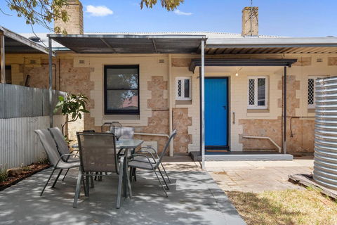 Cute And Cosy - Events, Workers, Getaways - South Australia Travel 13
