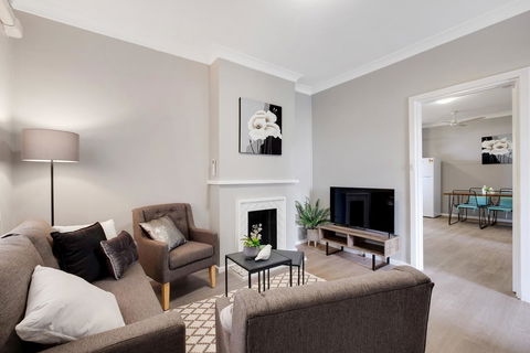 Cute And Cosy - Events, Workers, Getaways - South Australia Travel 8