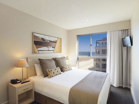 Oaks Glenelg Plaza Pier Suites - South Australia Travel 2