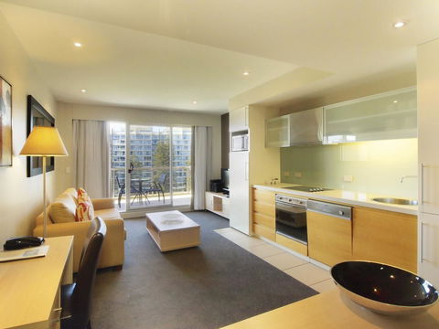 Oaks Glenelg Plaza Pier Suites - South Australia Travel 6