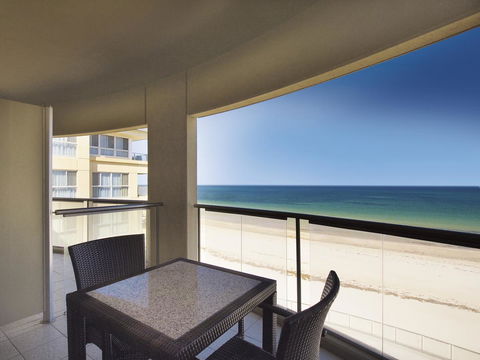 Oaks Glenelg Plaza Pier Suites - South Australia Travel 4