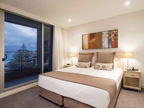 Oaks Glenelg Liberty Suites - South Australia Travel 12
