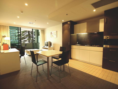 Oaks Glenelg Liberty Suites - South Australia Travel 27