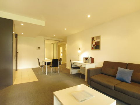 Oaks Glenelg Liberty Suites - South Australia Travel 22