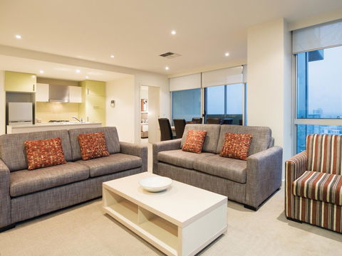 Oaks Glenelg Liberty Suites - South Australia Travel 25