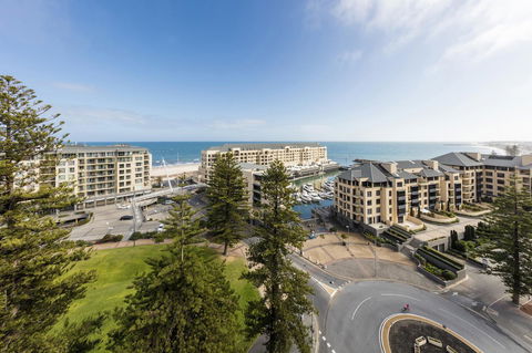Oaks Glenelg Liberty Suites - South Australia Travel 17