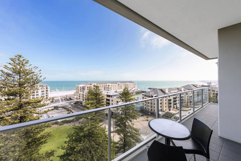 Oaks Glenelg Liberty Suites - South Australia Travel 14