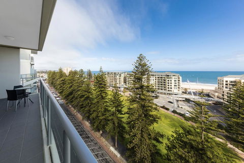 Oaks Glenelg Liberty Suites - South Australia Travel 13