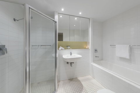 Oaks Glenelg Liberty Suites - South Australia Travel 28