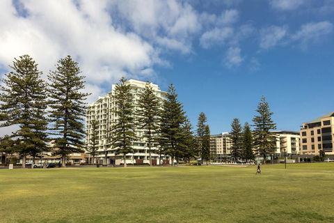 Oaks Glenelg Liberty Suites - South Australia Travel 10