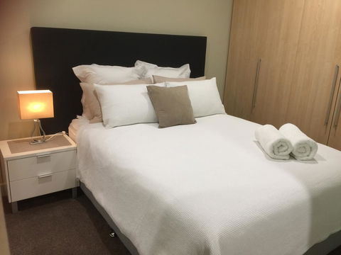 Beachside Luxury Getaway In Glenelg - South Australia Travel 9