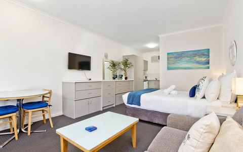 Glenelg Oasis Studios - South Australia Travel 1