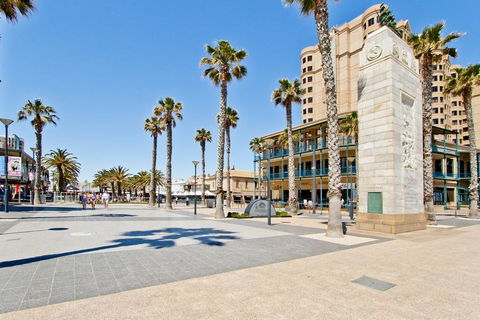 Glenelg Oasis Studios - South Australia Travel 16