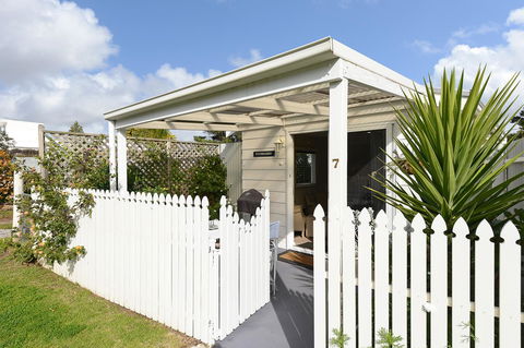 Wintergarden Beach Cabin - South Australia Travel 0